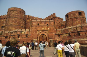 Fortifications mogholes du Fort-Rouge de Delhi (Inde), construit sur ordre de l’empereur Shâh Jahân entre 1636 et 1648.